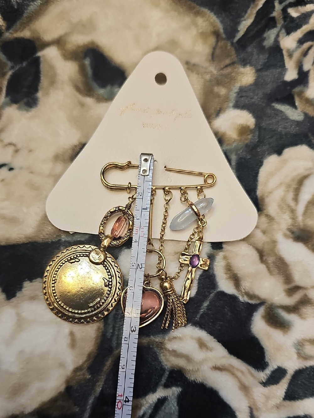 NWT Free People Carry On Pin Gold Tone Brooch Heart Charms Safety Pin - Picture 6 of 6